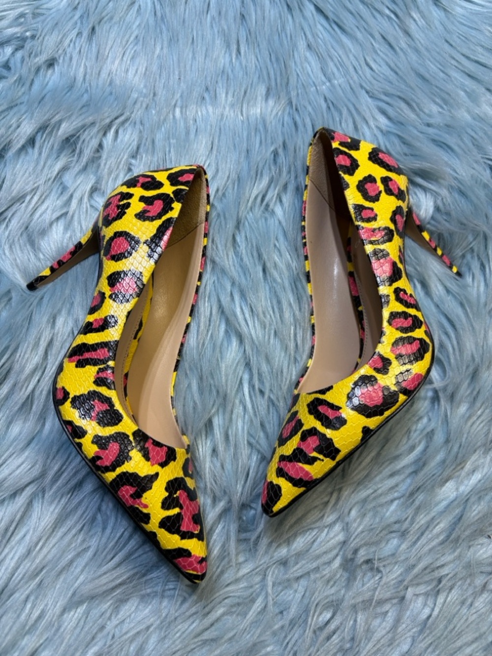 Vince Camuto Treesha Yellow Coral Snake Leopard Print Pumps sz 6.5